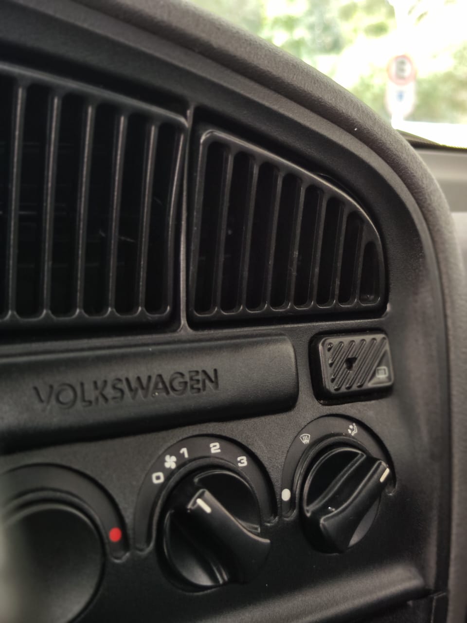 VW POINTER 1996  OU 15K NO PIX